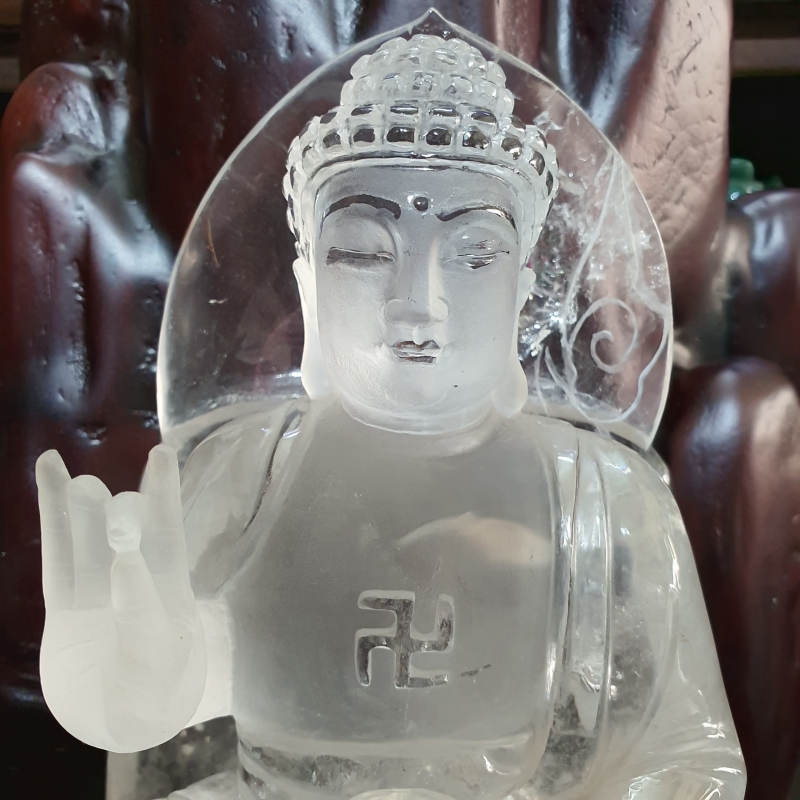 tuong-a-di-da-da-thach-anh-trang-thien-nhien-cao-cap-add318