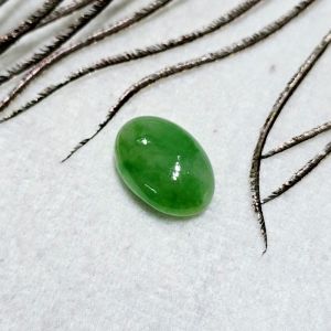 Viên ngọc phỉ thúy xanh thiên nhiên lên trang sức - NPT554