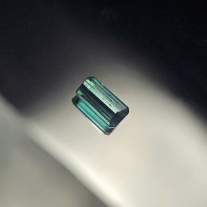 Mặt đá quý Tourmaline xanh lam neon tự nhiên trọng lượng 2,6ct - TP1228