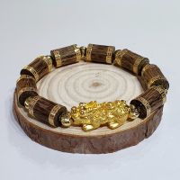Vòng Tay Phong Thủy Trầm Hương Sánh Chìm Thiên Nhiên Bọc Vàng Tỳ Hưu 24K - THCT00039